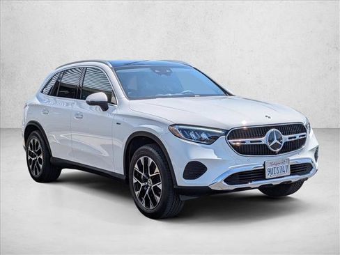 Certified 2025 Mercedes-Benz GLC 350e 4MATIC image 3