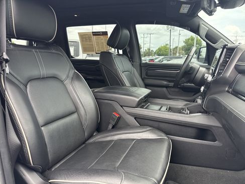 Used 2024 RAM 1500 Limited AWD/4WD image 32