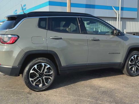 Used 2022 Jeep Compass Limited image 2