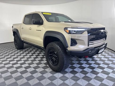 Used 2024 Chevrolet Colorado ZR2 w/ ZR2 Bison Edition AWD/4WD image 4