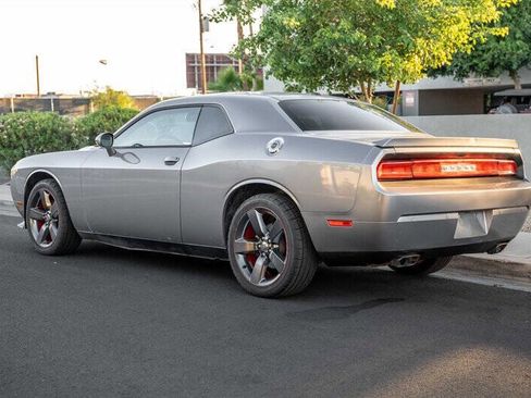 Used 2013 Dodge Challenger SXT RWD image 3