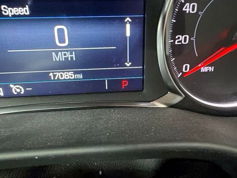 Used 2023 GMC Acadia SLE w/ Driver Convenience Package FWD image 11