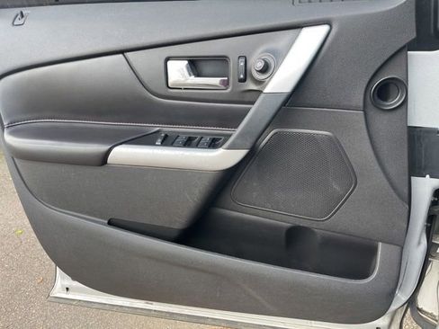 Used 2013 Ford Edge SEL image 28
