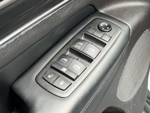 Used 2021 Jeep Grand Cherokee Limited w/ Trailer Tow Group IV image 28