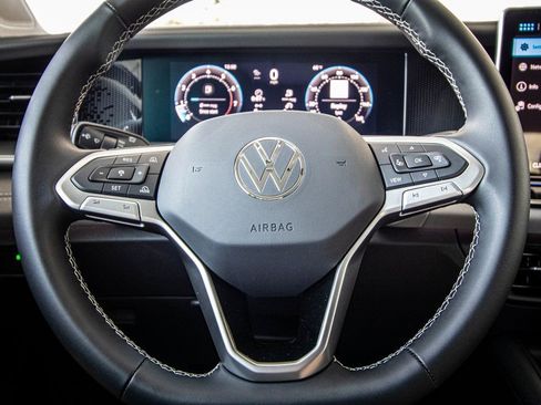 New 2026 Volkswagen Tiguan SE image 33