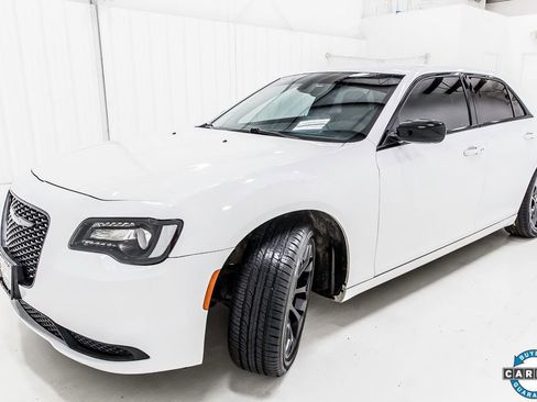 Used 2023 Chrysler 300 Touring w/ Sport Appearance Package image 35