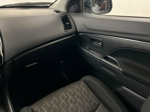 Used 2026 Mitsubishi Outlander Sport AWD image 11