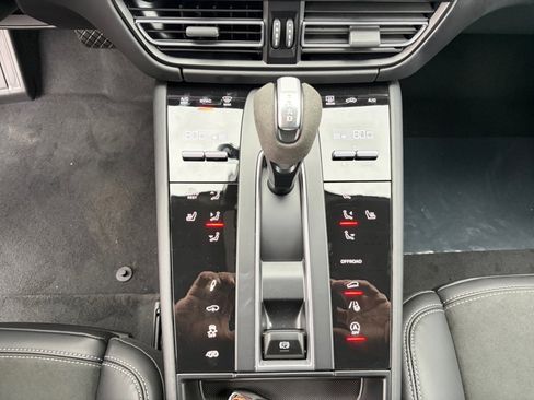 New 2026 Porsche Macan GTS image 21