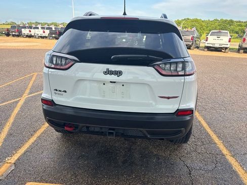 Used 2022 Jeep Cherokee Trailhawk w/ Premium Leather Package AWD/4WD image 4