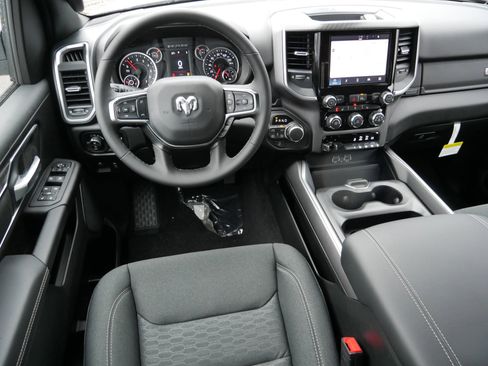 New 2026 RAM 1500 Big Horn AWD/4WD image 12