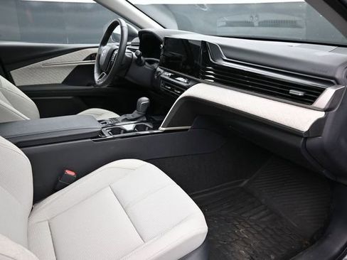 Used 2025 Toyota Camry XLE AWD/4WD image 18