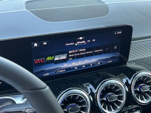 New 2026 Mercedes-Benz GLB 250 4MATIC image 16