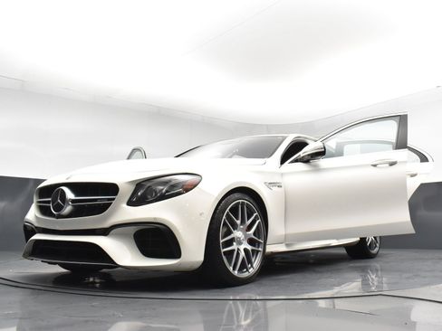 Used 2018 Mercedes-Benz E 63 AMG S image 30