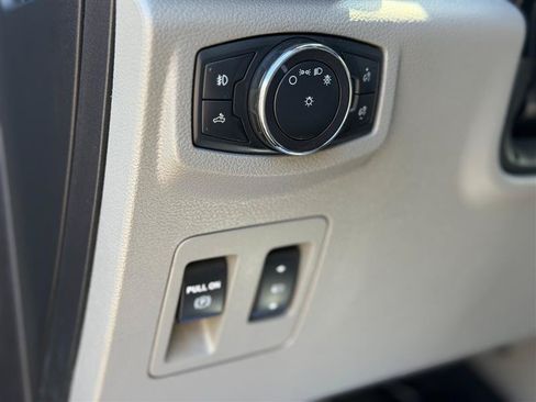 Used 2018 Ford F150 XLT w/ Equipment Group 302A Luxury AWD/4WD image 27