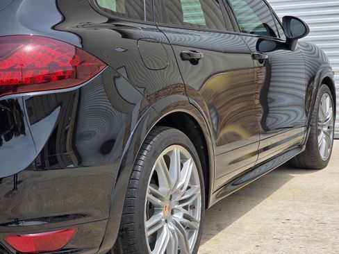 Used 2014 Porsche Cayenne GTS AWD/4WD image 35