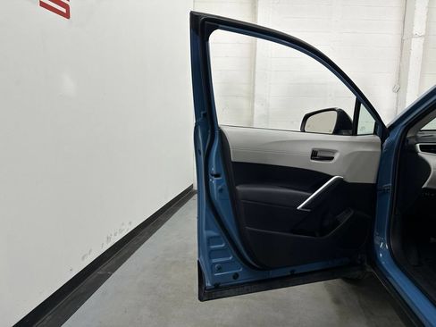 Used 2026 Toyota Corolla Cross LE FWD image 35