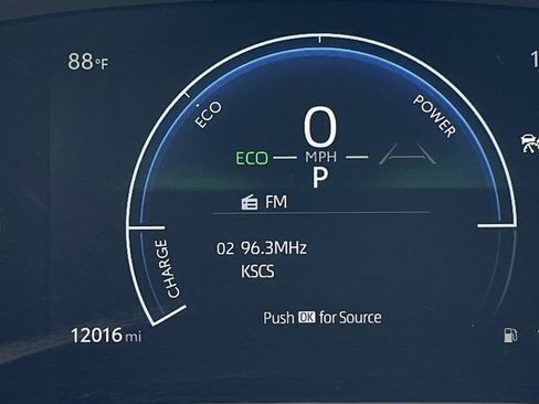 Used 2025 Toyota Camry SE w/ Convenience Package FWD image 16