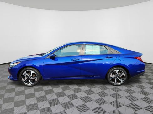Certified 2023 Hyundai Elantra SEL w/ Convenience Package FWD image 5