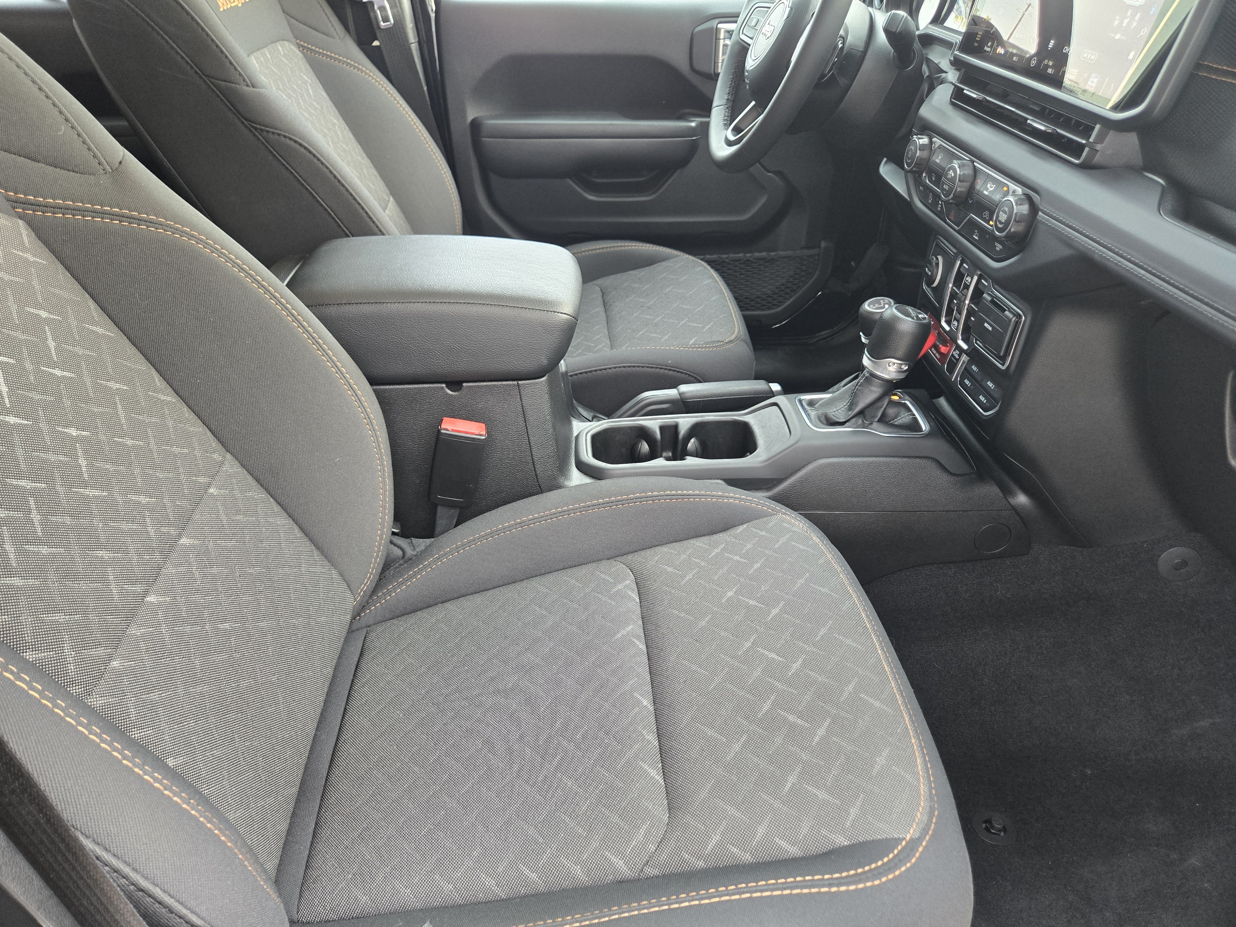 Certified 2026 Jeep Gladiator Mojave AWD/4WD image 31