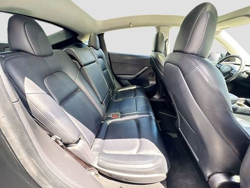 Used 2021 Tesla Model Y Long Range image 27