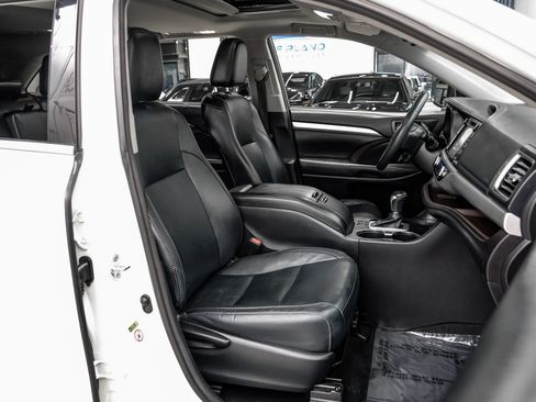 Used 2016 Toyota Highlander XLE FWD image 33