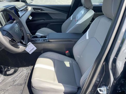 New 2026 Toyota Camry SE FWD image 29