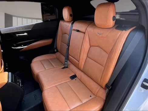 Used 2023 Cadillac XT4 Premium Luxury w/ Technology Package FWD image 28