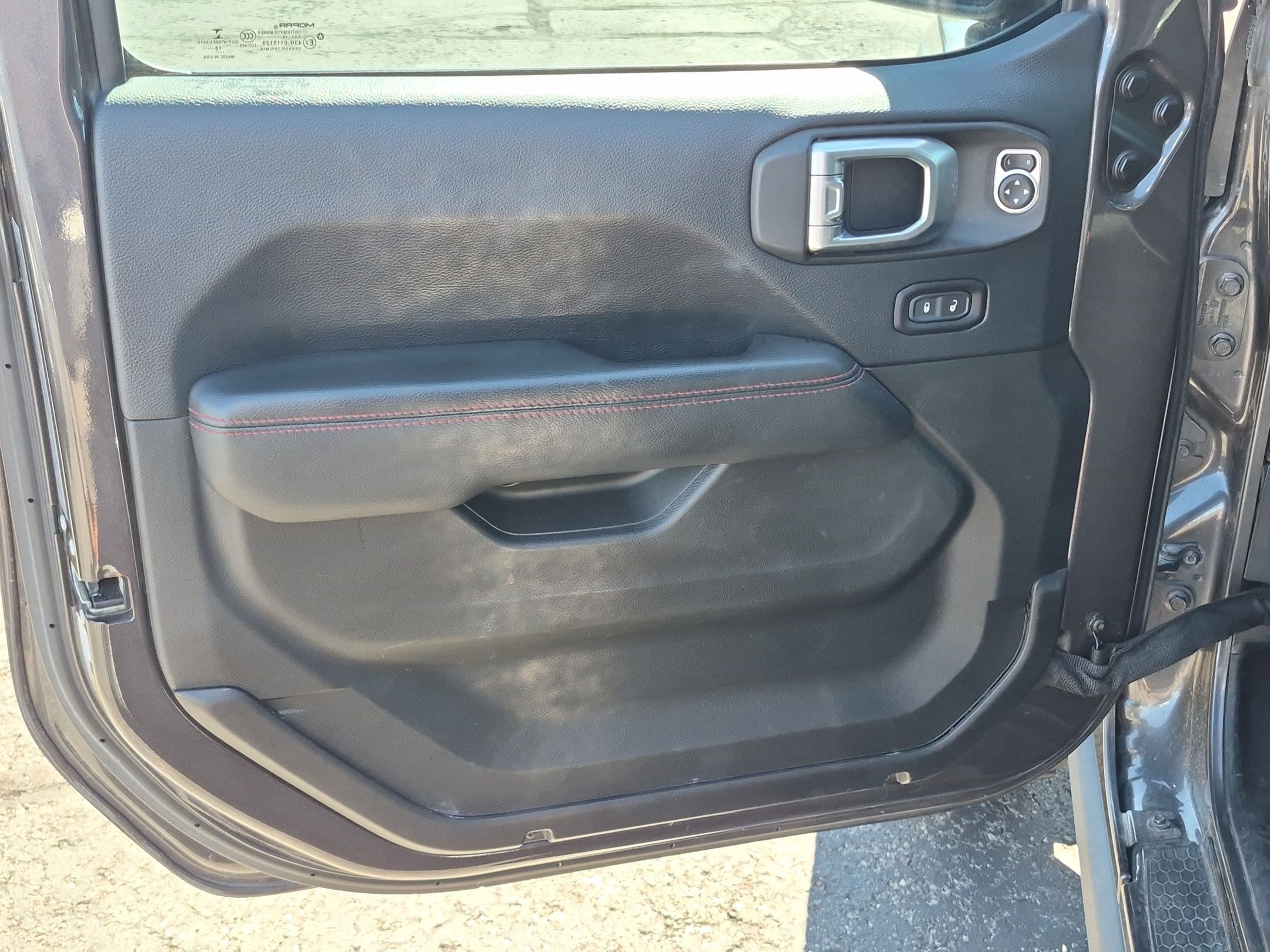 Used 2018 Jeep Wrangler Rubicon AWD/4WD image 14