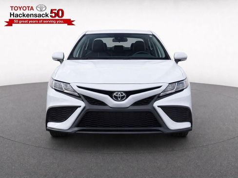 Used 2024 Toyota Camry SE AWD/4WD image 5