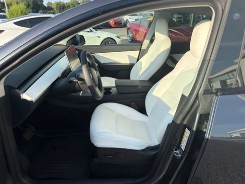 Used 2022 Tesla Model Y Long Range AWD/4WD image 14