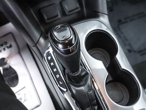 Used 2017 Chevrolet Cruze LT image 9