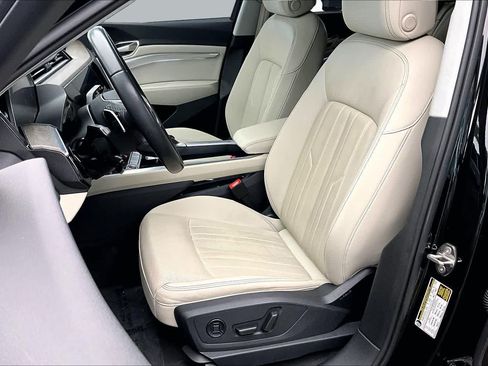 Used 2024 Audi Q8 e-tron Premium Plus AWD/4WD image 7