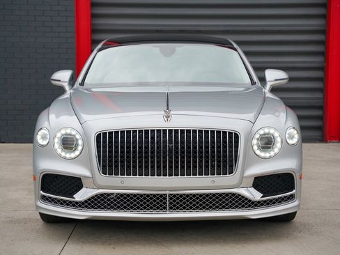 Used 2023 Bentley Flying Spur Plug-In Hybrid image 2