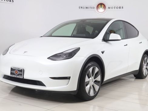 Used 2023 Tesla Model Y Long Range image 5