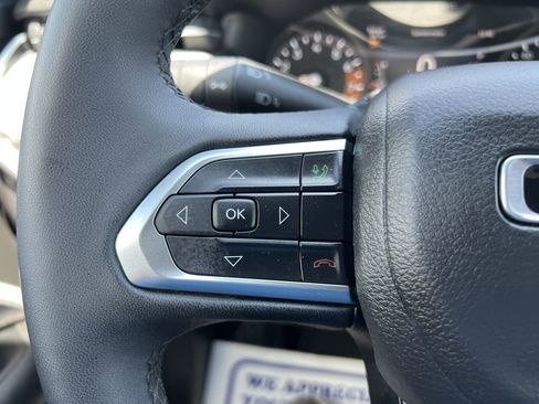Used 2024 Jeep Compass Latitude w/ Convenience Group AWD/4WD image 4
