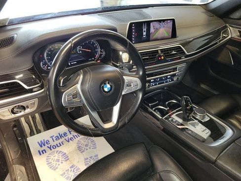 Used 2019 BMW 740i w/ M Sport Package RWD image 5