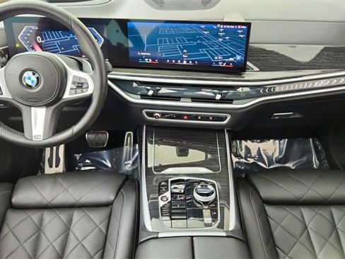 Used 2024 BMW X7 xDrive40i w/ M Sport Package image 39