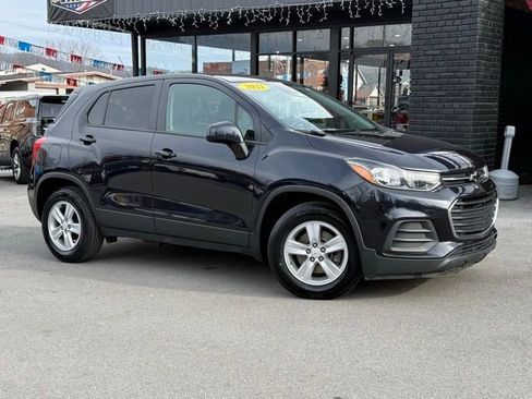 Used 2021 Chevrolet Trax LS w/ Tint and Cruise Package image 2