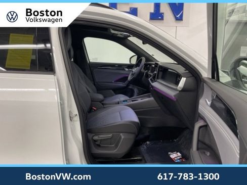 New 2026 Volkswagen Tiguan SE R-Line image 13