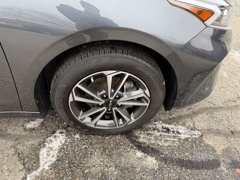 Used 2023 Kia Forte LXS FWD image 23