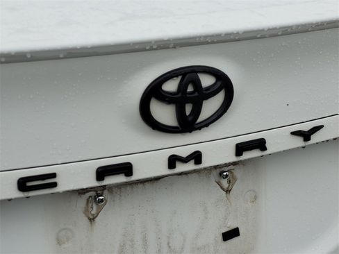 Used 2024 Toyota Camry SE image 8