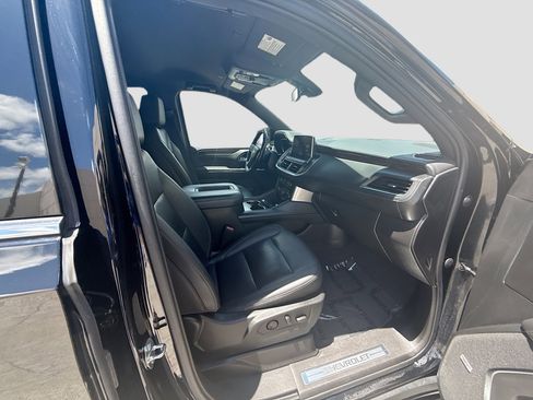 Used 2022 Chevrolet Tahoe LT w/ Luxury Package RWD image 29