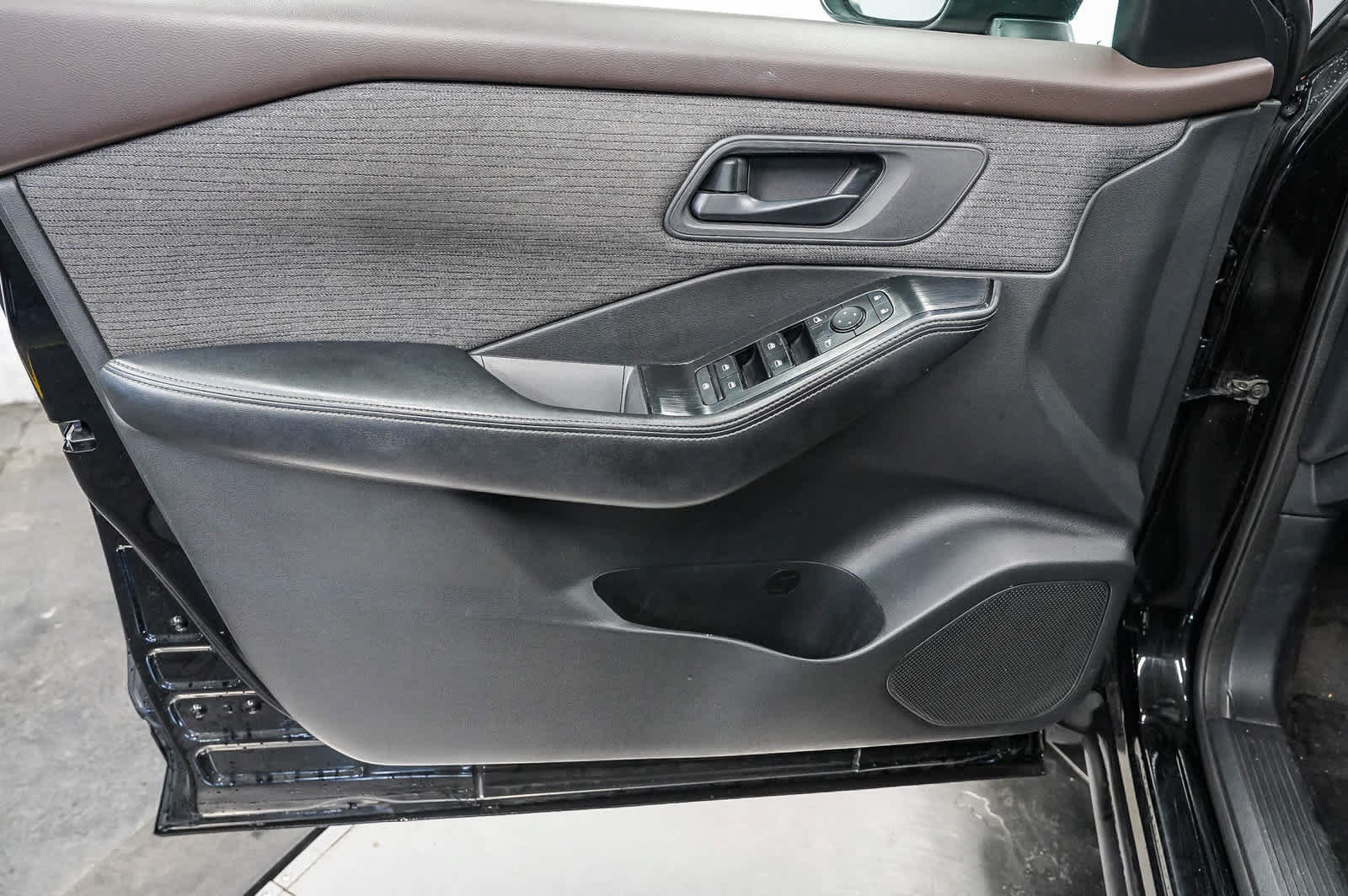 Used 2021 Nissan Rogue S FWD image 21
