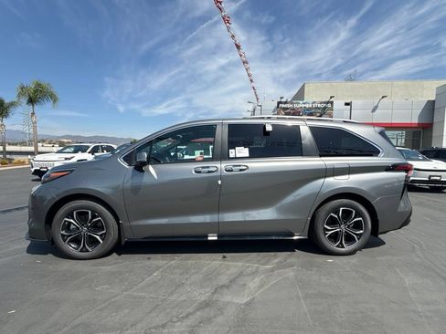 New 2026 Toyota Sienna Platinum AWD/4WD image 6