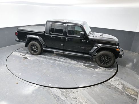 Used 2023 Jeep Gladiator Sport image 43