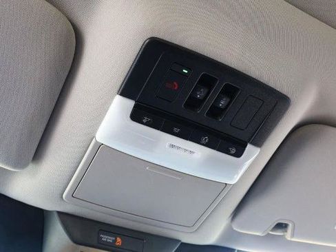 Certified 2025 Nissan Pathfinder SV w/ SV Premium Package FWD image 20