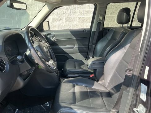 Used 2015 Jeep Patriot High Altitude AWD/4WD image 13