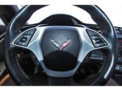 Used 2015 Chevrolet Corvette Stingray Coupe image 8