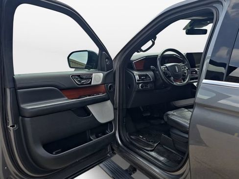 Used 2021 Lincoln Navigator Reserve w/ Luxury Package AWD/4WD image 20