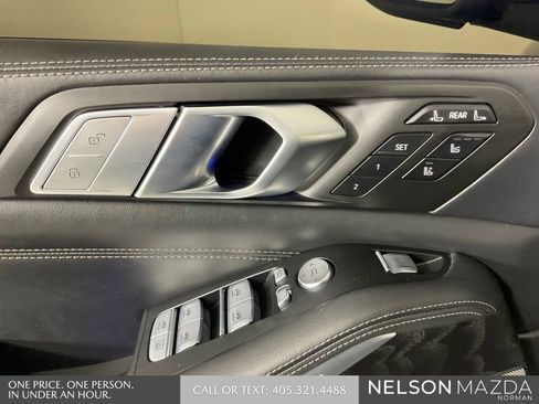 Used 2022 BMW X7 M50i w/ Luxury Seating Package AWD/4WD image 19